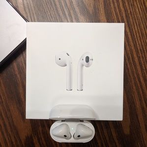 Apple Airpods 1st Gen (used)